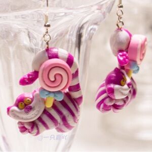 Disney Alice’s Adventure in Wonderland Pink Stripes Lynx Cat Earrings New